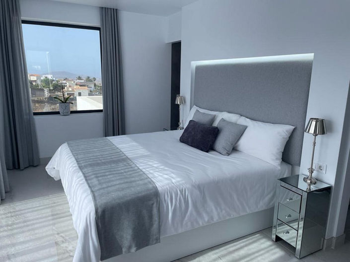 Image No.24-4 Bed House for sale