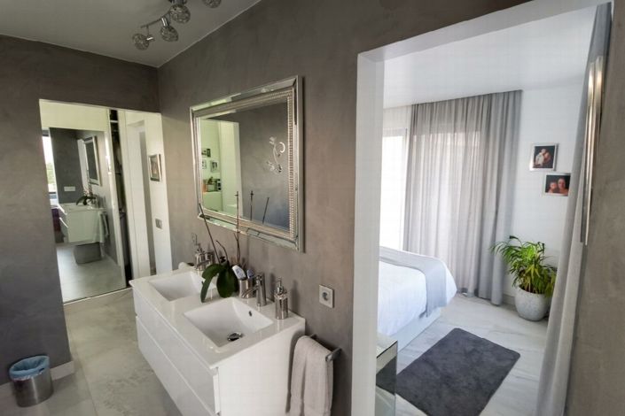 Image No.42-4 Bed Villa for sale