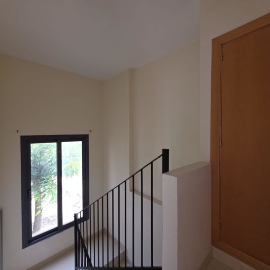 Image No.32-4 Bed Townhouse for sale