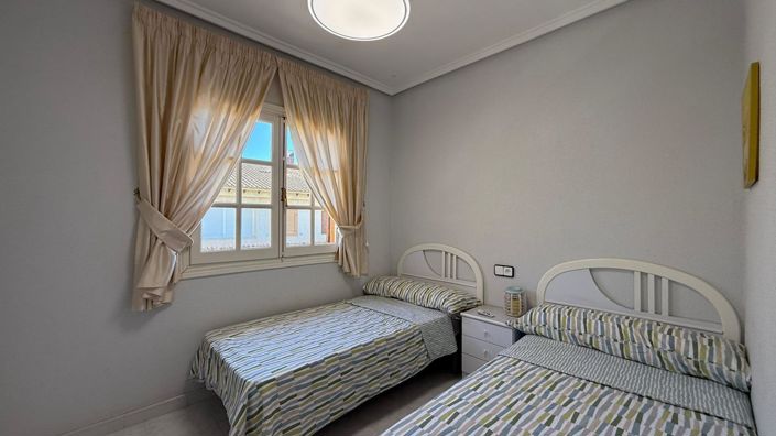 Image No.25-2 Bed Bungalow for sale