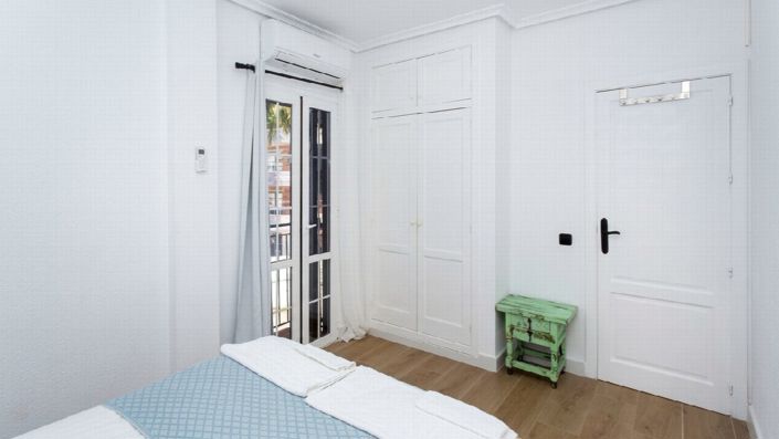 Image No.21-3 Bed Apartment for sale