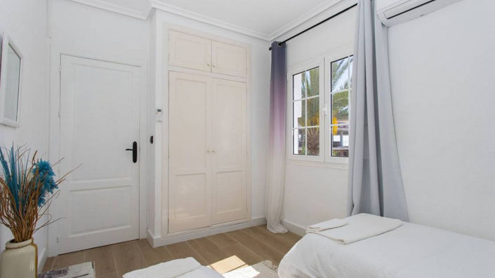 Image No.24-3 Bed Apartment for sale