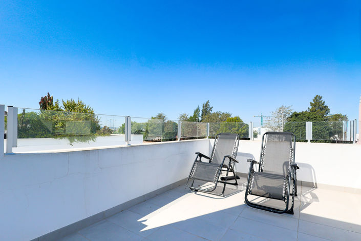 Image No.17-3 Bed House for sale