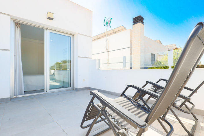 Image No.18-3 Bed House for sale