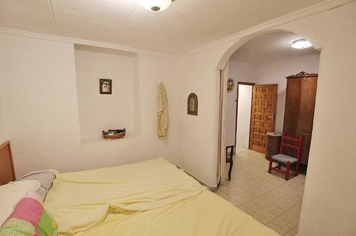 Image No.19-3 Bed Townhouse for sale
