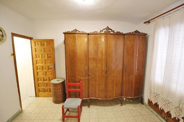 Image No.20-3 Bed Townhouse for sale