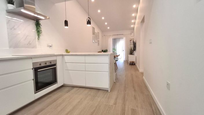 Image No.17-3 Bed Townhouse for sale