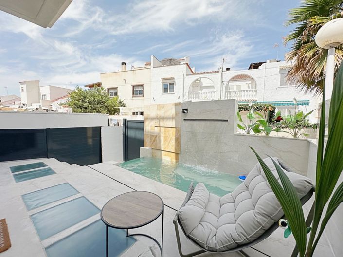 Image No.2-Maison de ville de 3 chambres à vendre à Torrevieja