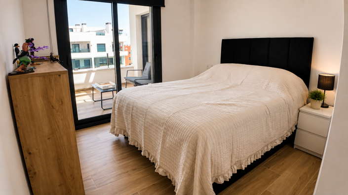Image No.25-3 Bed Apartment for sale
