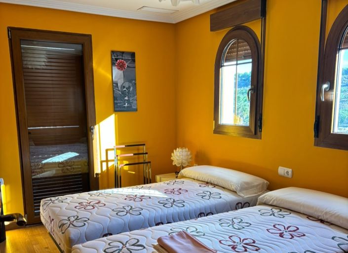 Image No.21-3 Bed Townhouse for sale