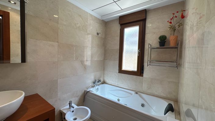 Image No.22-3 Bed Townhouse for sale
