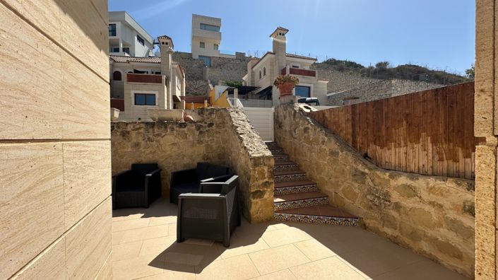 Image No.24-3 Bed Townhouse for sale