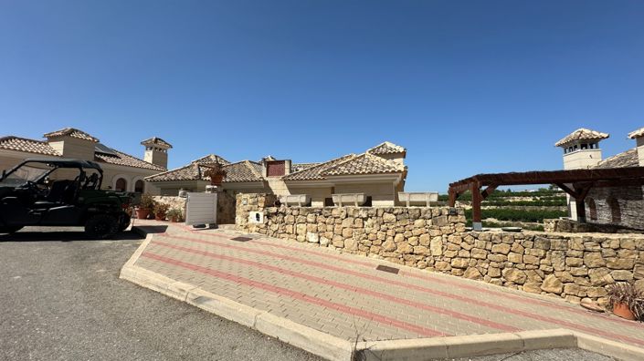 Image No.28-3 Bed Townhouse for sale
