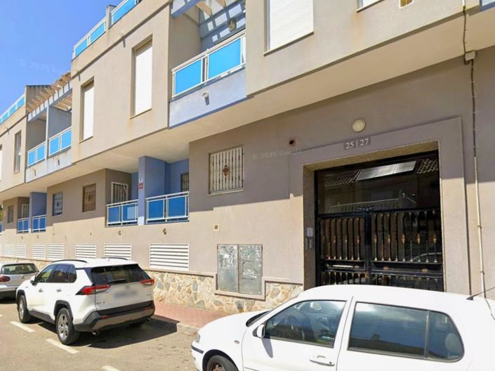Image No.30-2 Bed House for sale