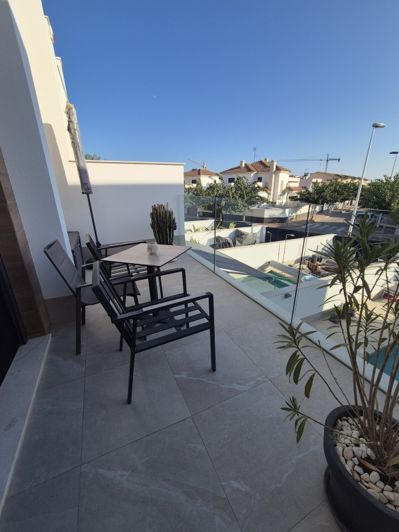 Image No.12-3 Bed Townhouse for sale