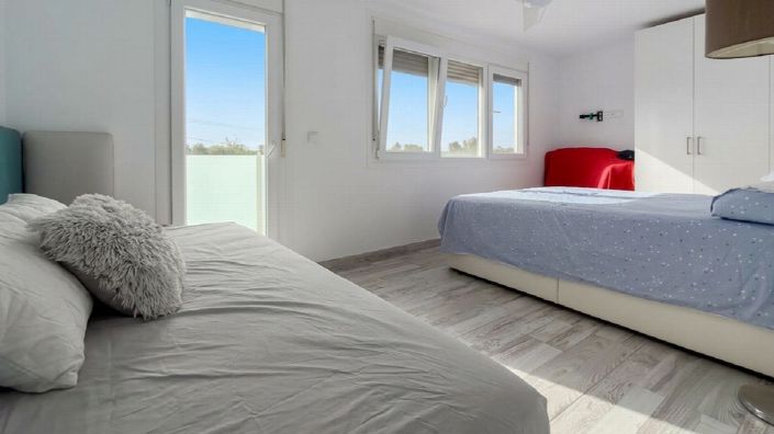 Image No.36-2 Bed Property for sale