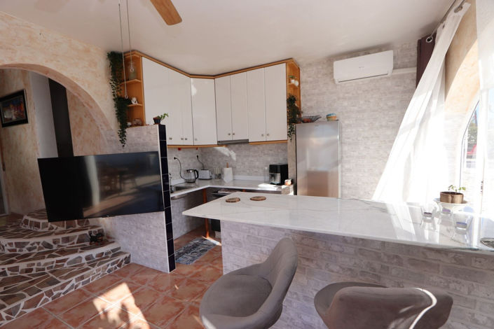 Image No.40-6 Bed House for sale