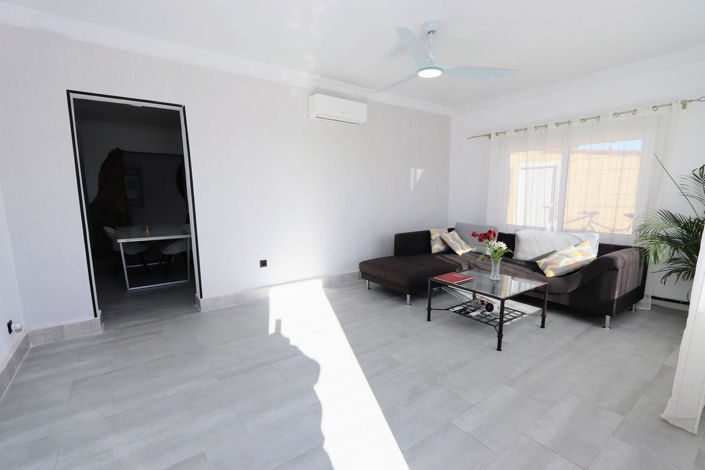 Image No.9-6 Bed House for sale