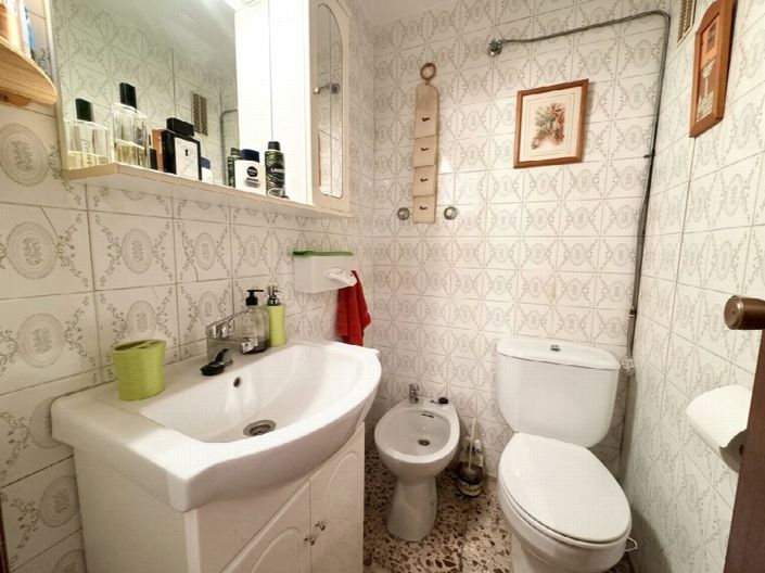 Image No.12-3 Bed Property for sale
