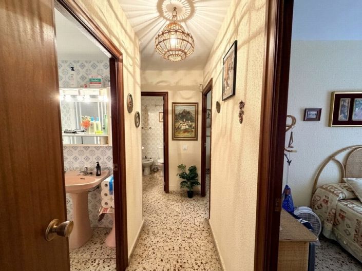Image No.13-3 Bed Property for sale