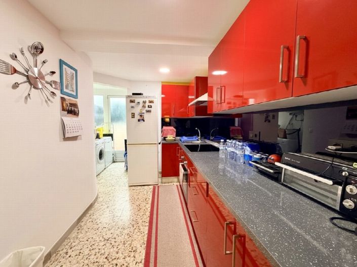 Image No.6-3 Bed Property for sale