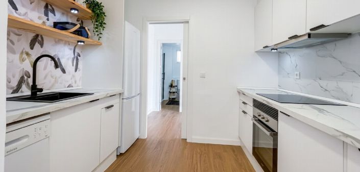 Image No.11-3 Bed Property for sale