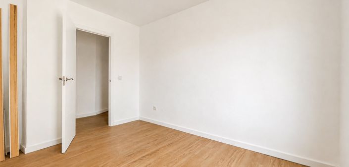 Image No.18-3 Bed Apartment for sale