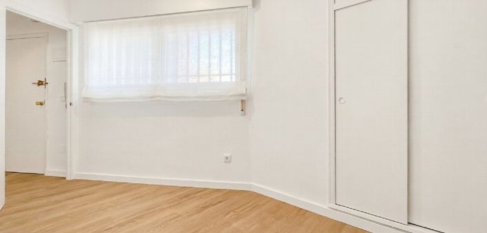 Image No.24-3 Bed Property for sale