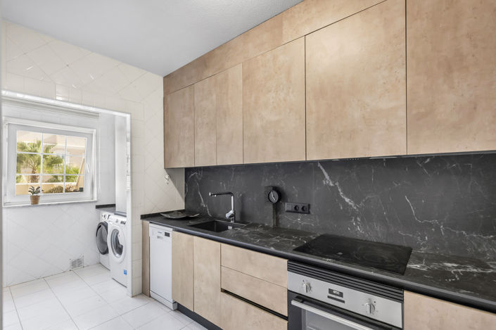 Image No.17-2 Bed House for sale