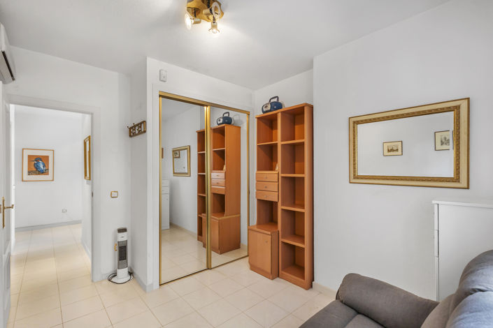 Image No.21-2 Bed House for sale