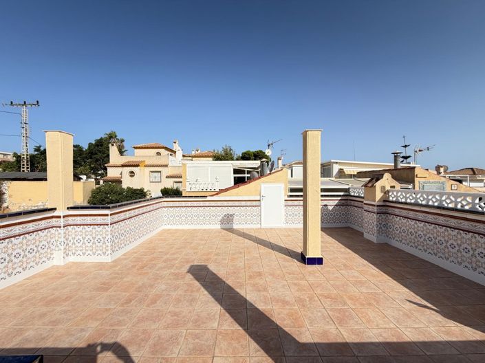 Image No.44-2 Bed Townhouse for sale