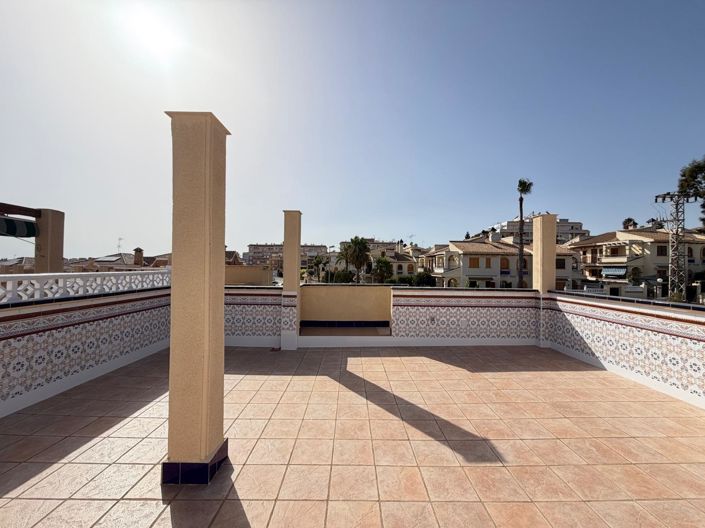 Image No.48-2 Bed Townhouse for sale