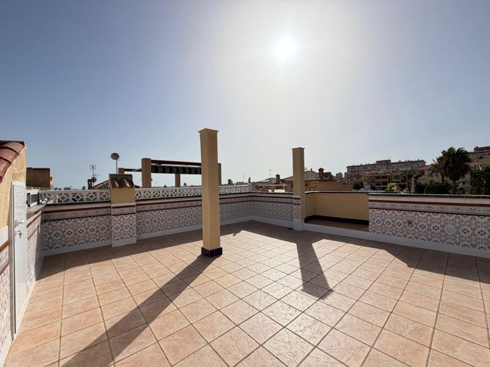 Image No.49-2 Bed Townhouse for sale