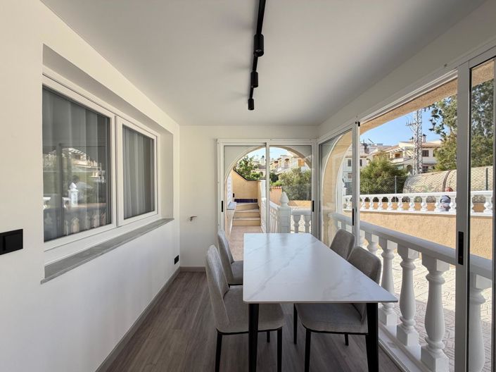Image No.8-2 Bed Townhouse for sale
