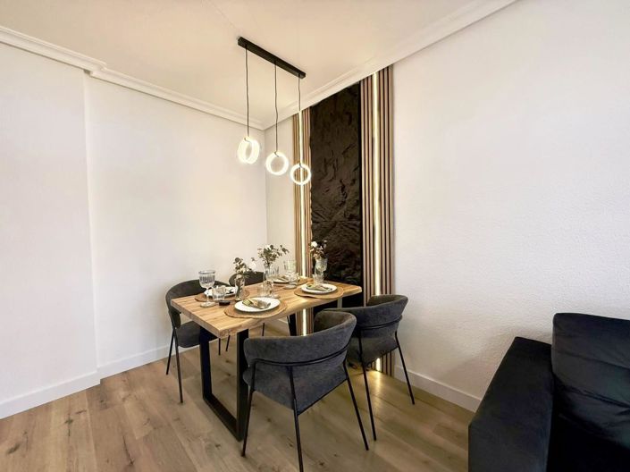 Image No.11-2 Bed House for sale