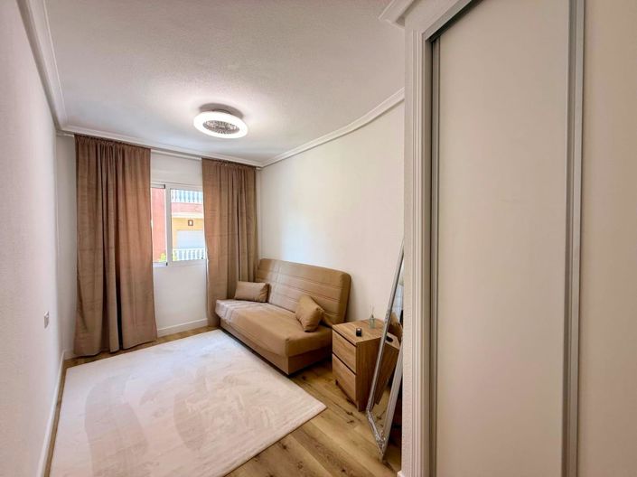 Image No.25-2 Bed House for sale