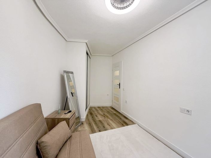 Image No.26-2 Bed House for sale
