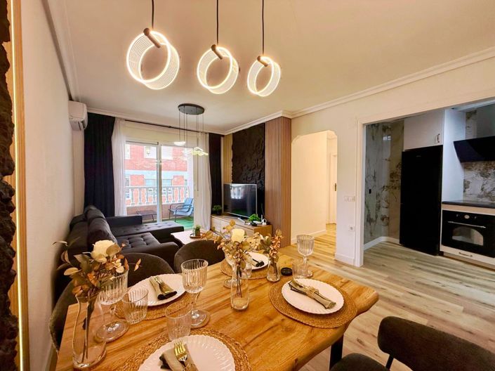 Image No.5-2 Bed House for sale
