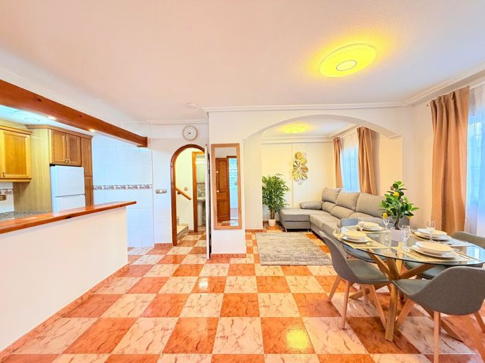 Image No.13-2 Bed Townhouse for sale
