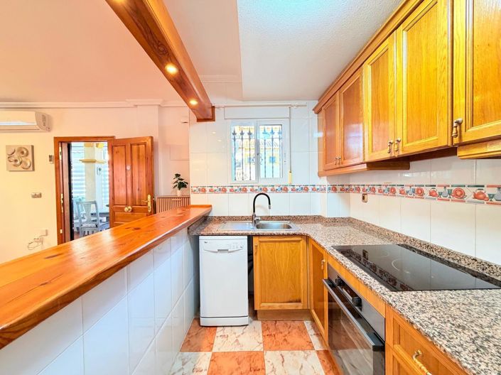 Image No.20-2 Bed Townhouse for sale