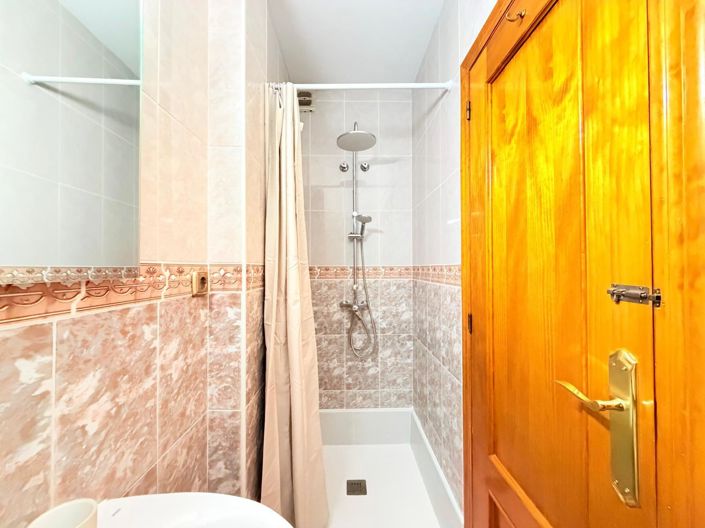 Image No.22-2 Bed Townhouse for sale