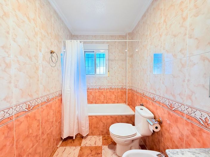 Image No.28-2 Bed Townhouse for sale