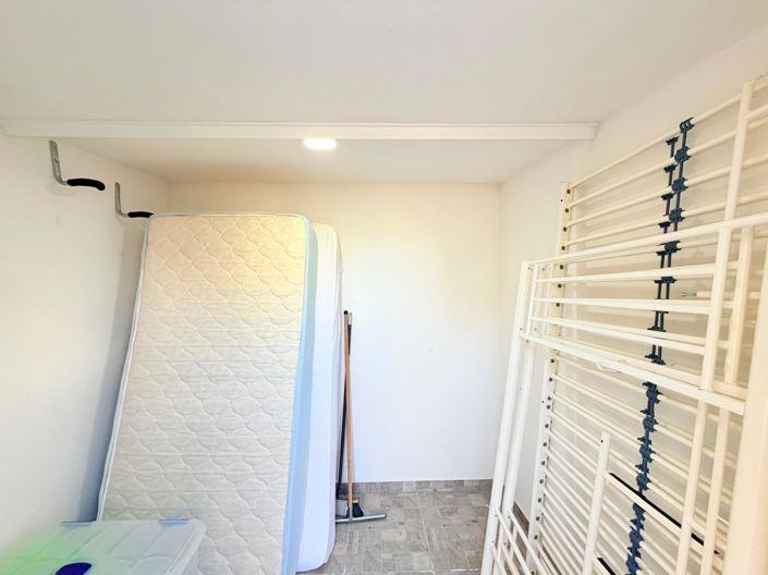 Image No.8-2 Bed Townhouse for sale
