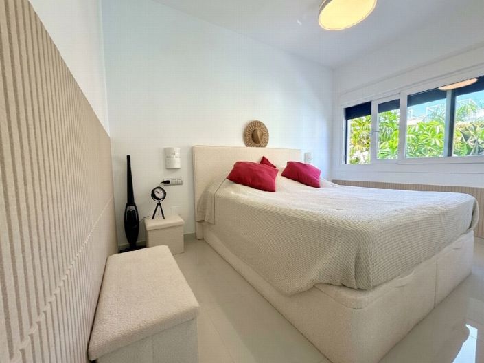 Image No.14-3 Bed Townhouse for sale