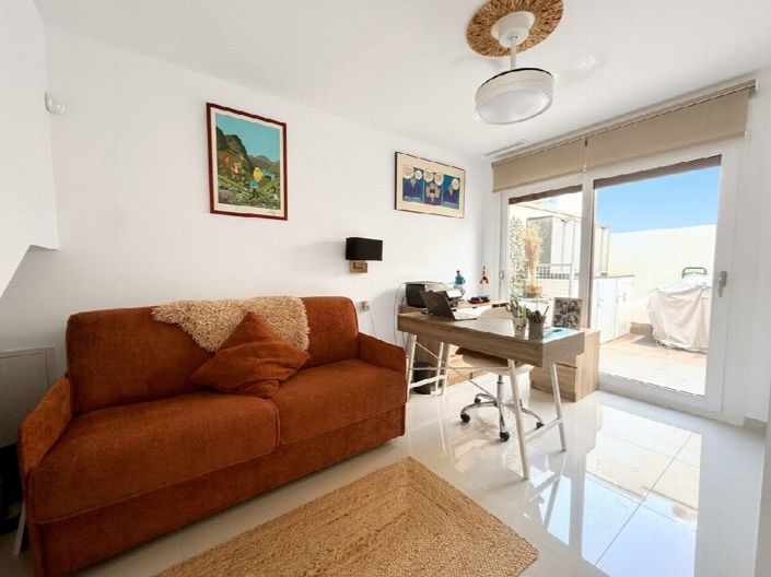 Image No.19-3 Bed Townhouse for sale
