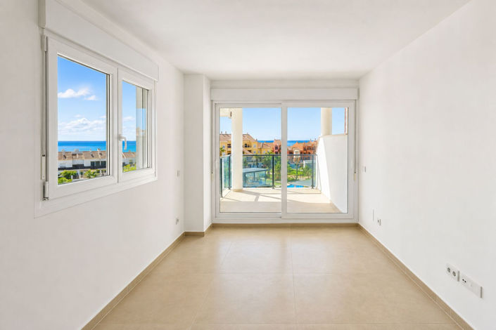 Image No.8-2 Bed Apartment for sale