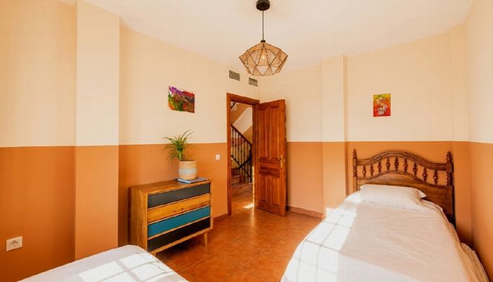 Image No.10-5 Bed Villa for sale