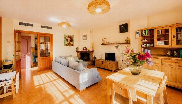 Image No.2-5 Bed Villa for sale