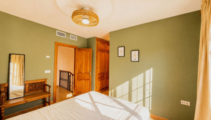 Image No.21-5 Bed House for sale