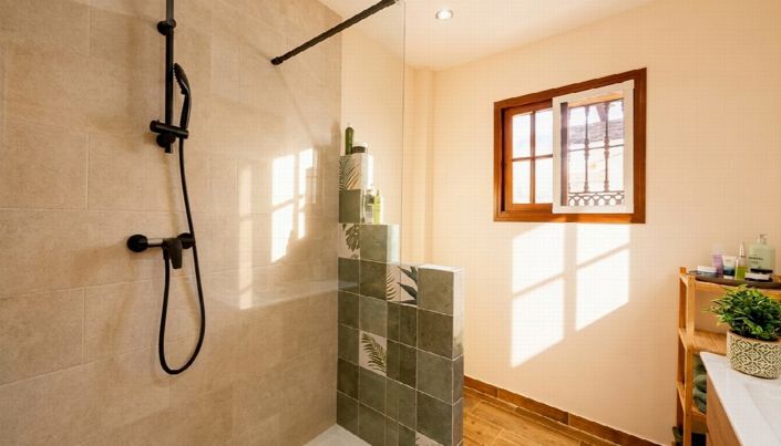 Image No.25-5 Bed Villa for sale